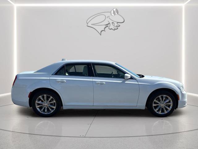Used 2022 Chrysler 300 Touring image 7