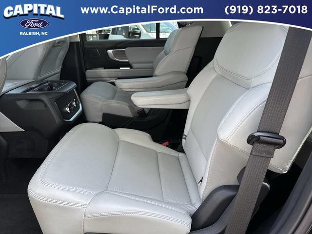 Certified 2025 Ford Expedition Platinum w/ Driver's Package AWD/4WD image 18