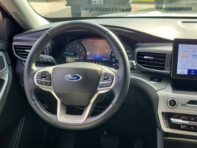 Certified 2022 Ford Explorer XLT w/ Equipment Group 202A RWD image 20