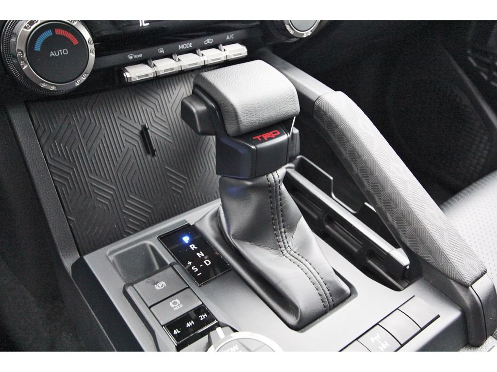 Used 2025 Toyota Tacoma TRD Off-Road AWD/4WD image 24