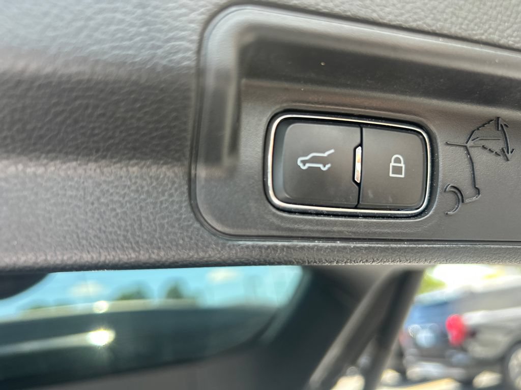 Certified 2020 Ford Explorer Limited RWD image 19