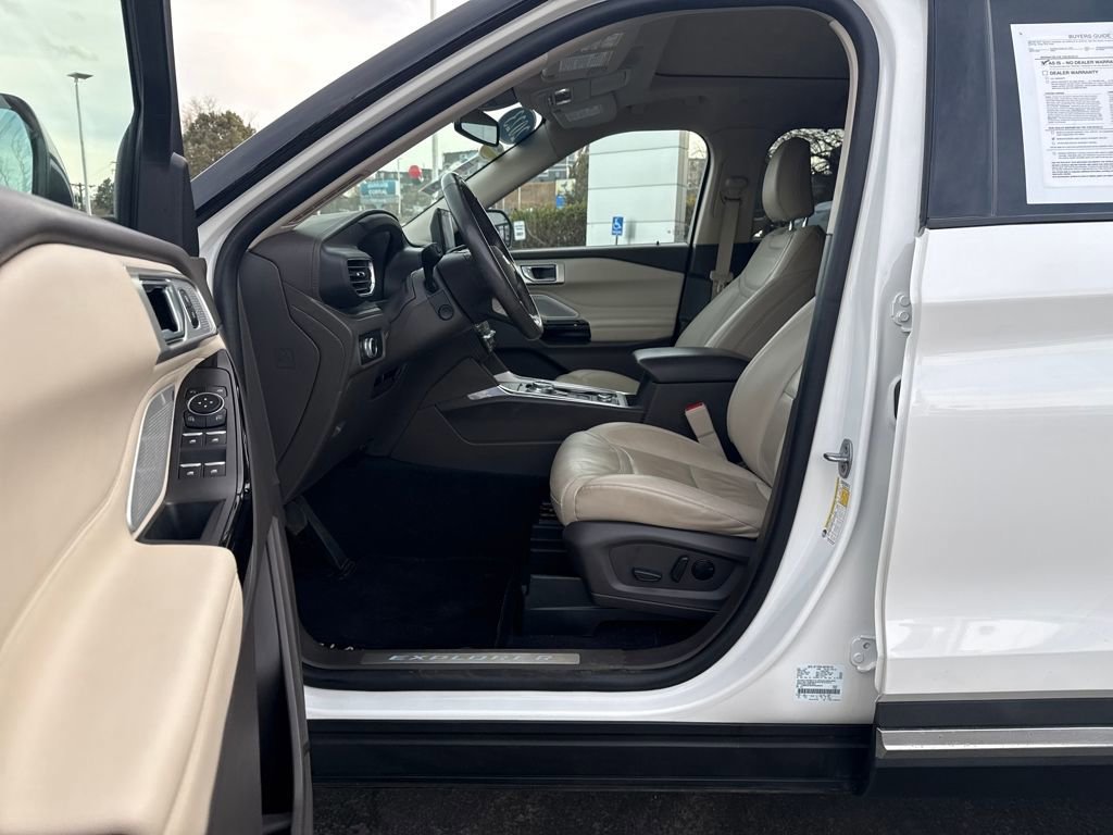 Certified 2023 Ford Explorer Platinum w/ Technology Package image 10