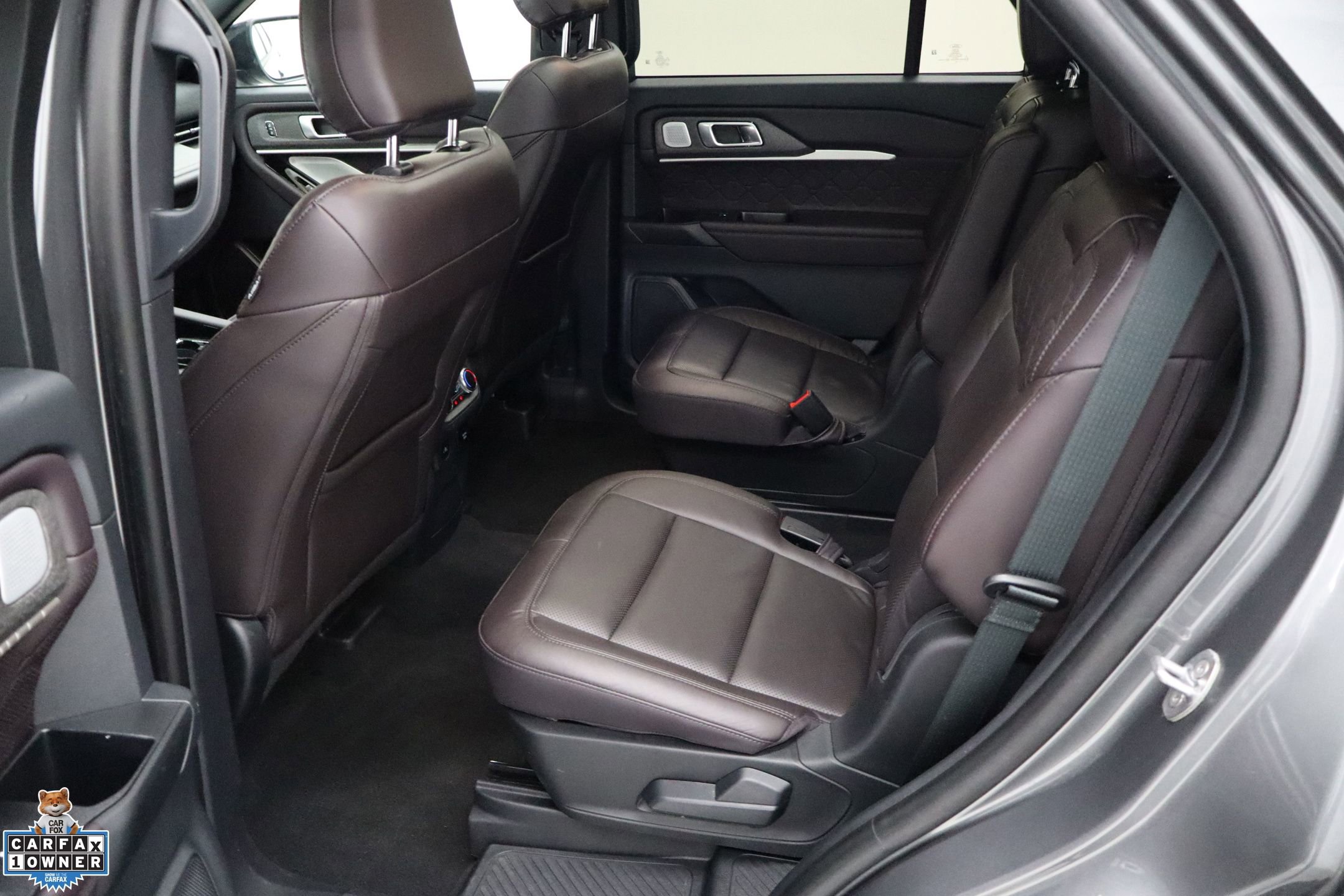 Certified 2025 Ford Explorer Platinum w/ LUX Leather Package image 26
