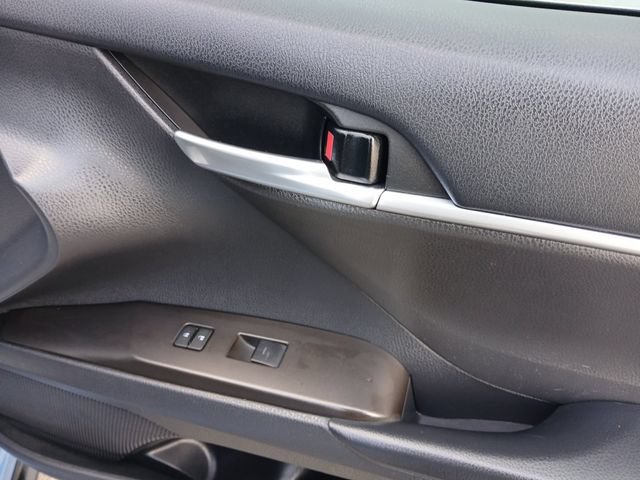 Used 2023 Toyota Camry SE w/ Convenience Package FWD image 16