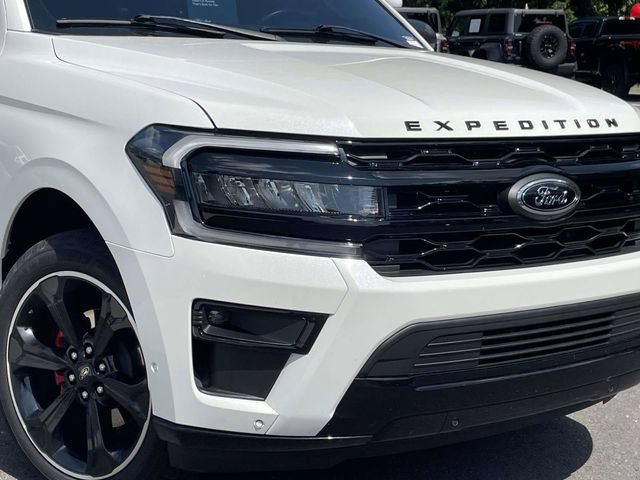 Certified 2022 Ford Expedition Max Limited RWD image 2