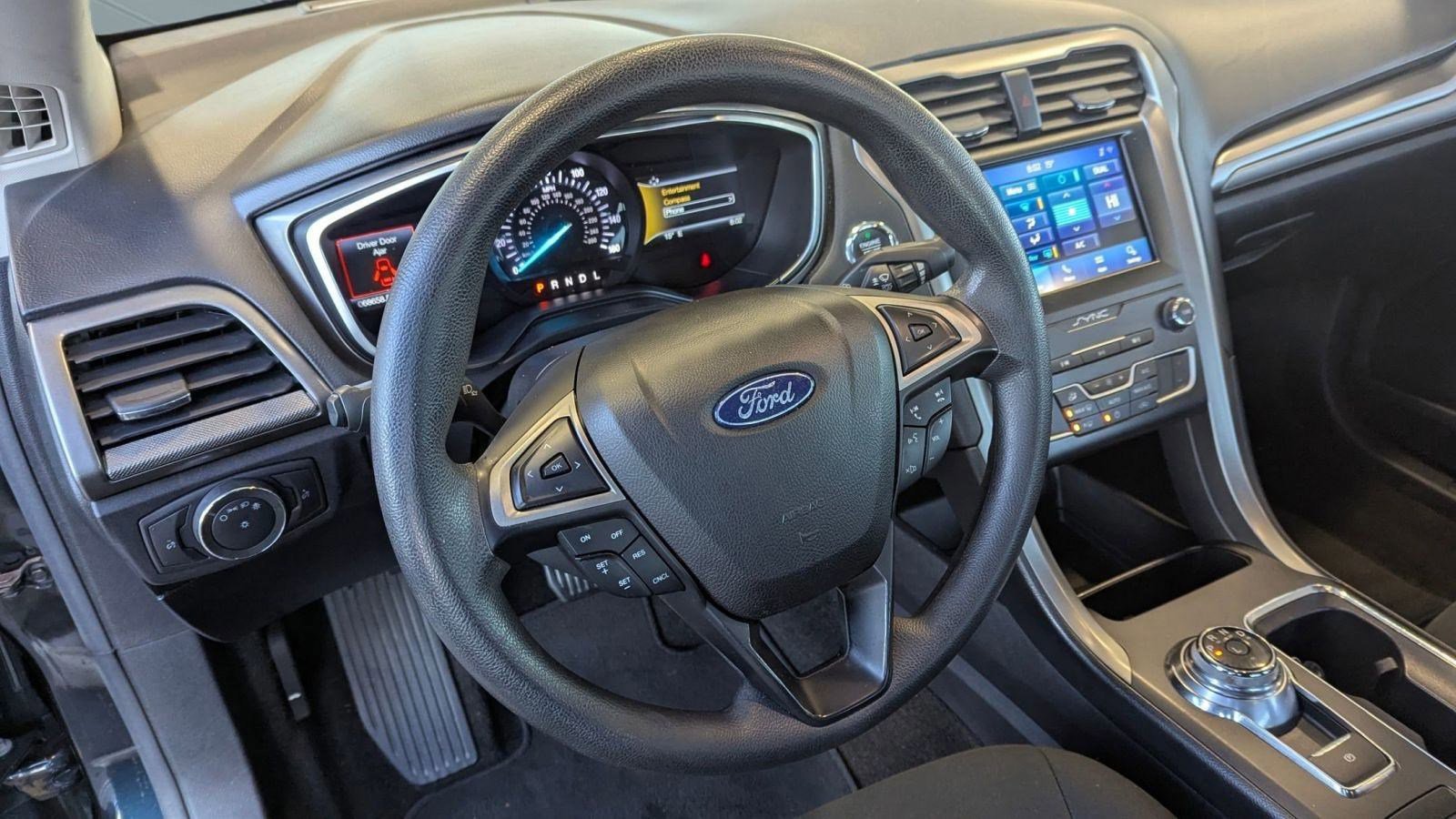 Certified 2020 Ford Fusion SE image 9