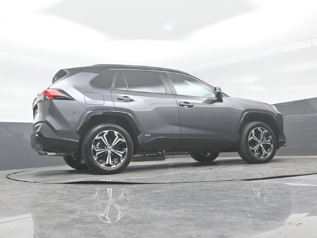 Used 2025 Toyota RAV4 XSE AWD/4WD image 25