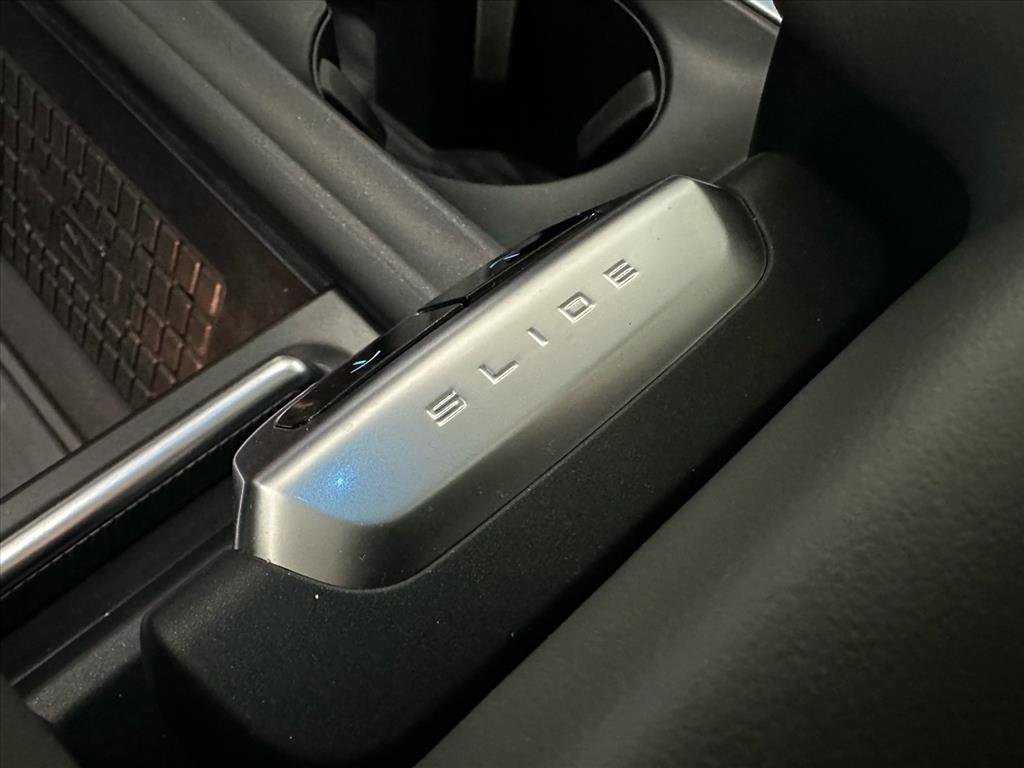 Certified 2025 Ford Expedition Active image 44