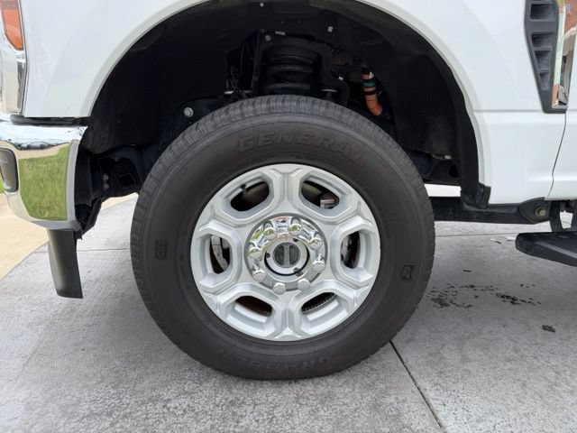 Certified 2025 Ford F250 XLT AWD/4WD image 4