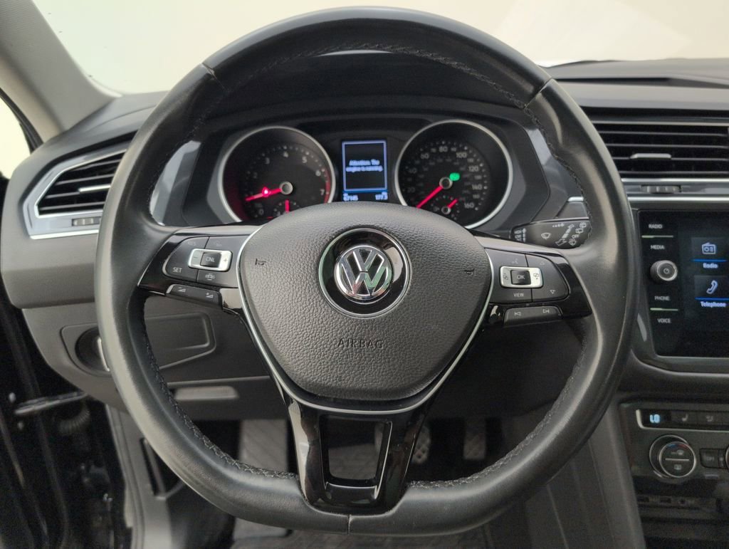 Used 2020 Volkswagen Tiguan SE w/ Panoramic Sunroof Package image 43