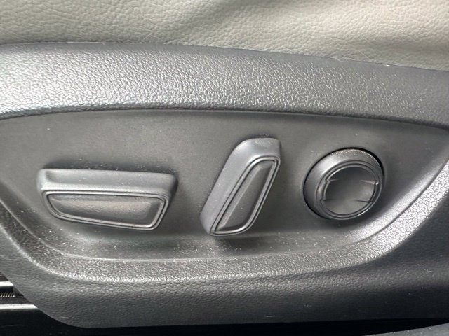 Used 2020 Toyota Camry SE FWD image 24