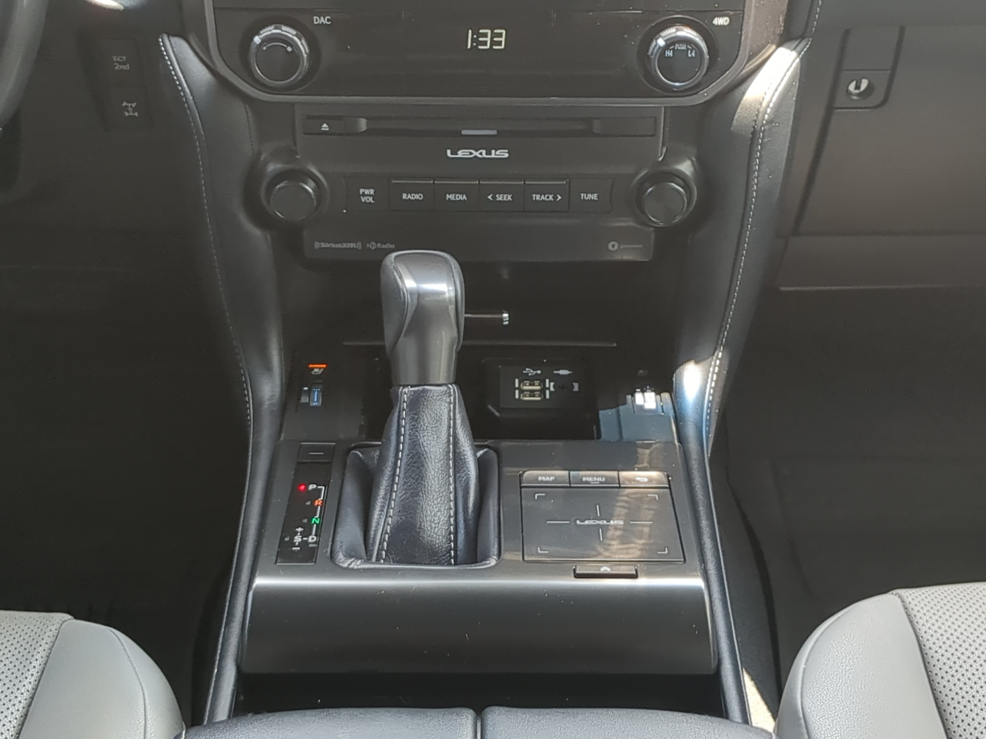 Used 2023 Lexus GX 460 w/ Black Line Special Edition AWD/4WD image 17