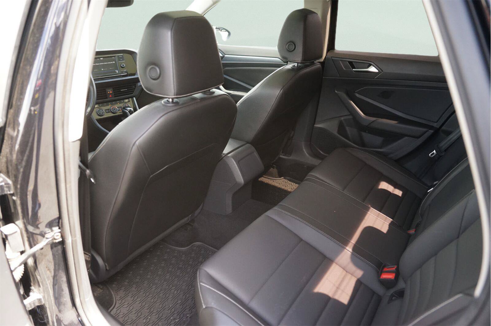 Used 2022 Volkswagen Jetta SE FWD image 12