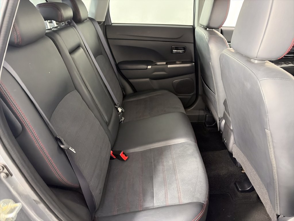 Used 2024 Mitsubishi Outlander Sport SE AWD/4WD image 27