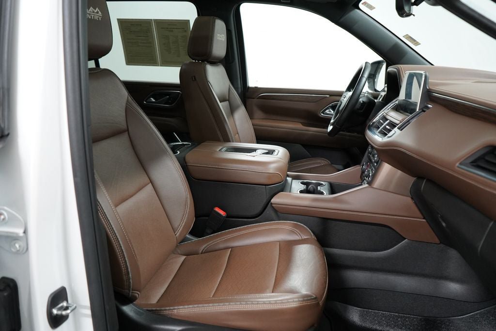 Used 2024 Chevrolet Suburban High Country AWD/4WD image 35