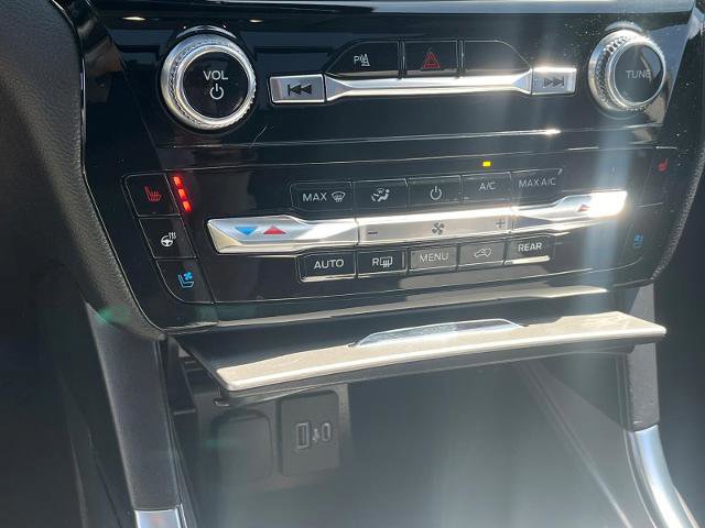 Certified 2024 Ford Explorer Limited w/ Limited Technology Package image 14