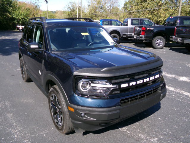 Certified 2023 Ford Bronco Sport Outer Banks w/ Tech Package AWD/4WD image 2