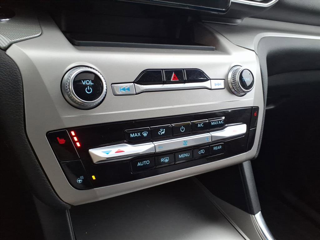 Certified 2022 Ford Explorer XLT w/ Equipment Group 202A image 24