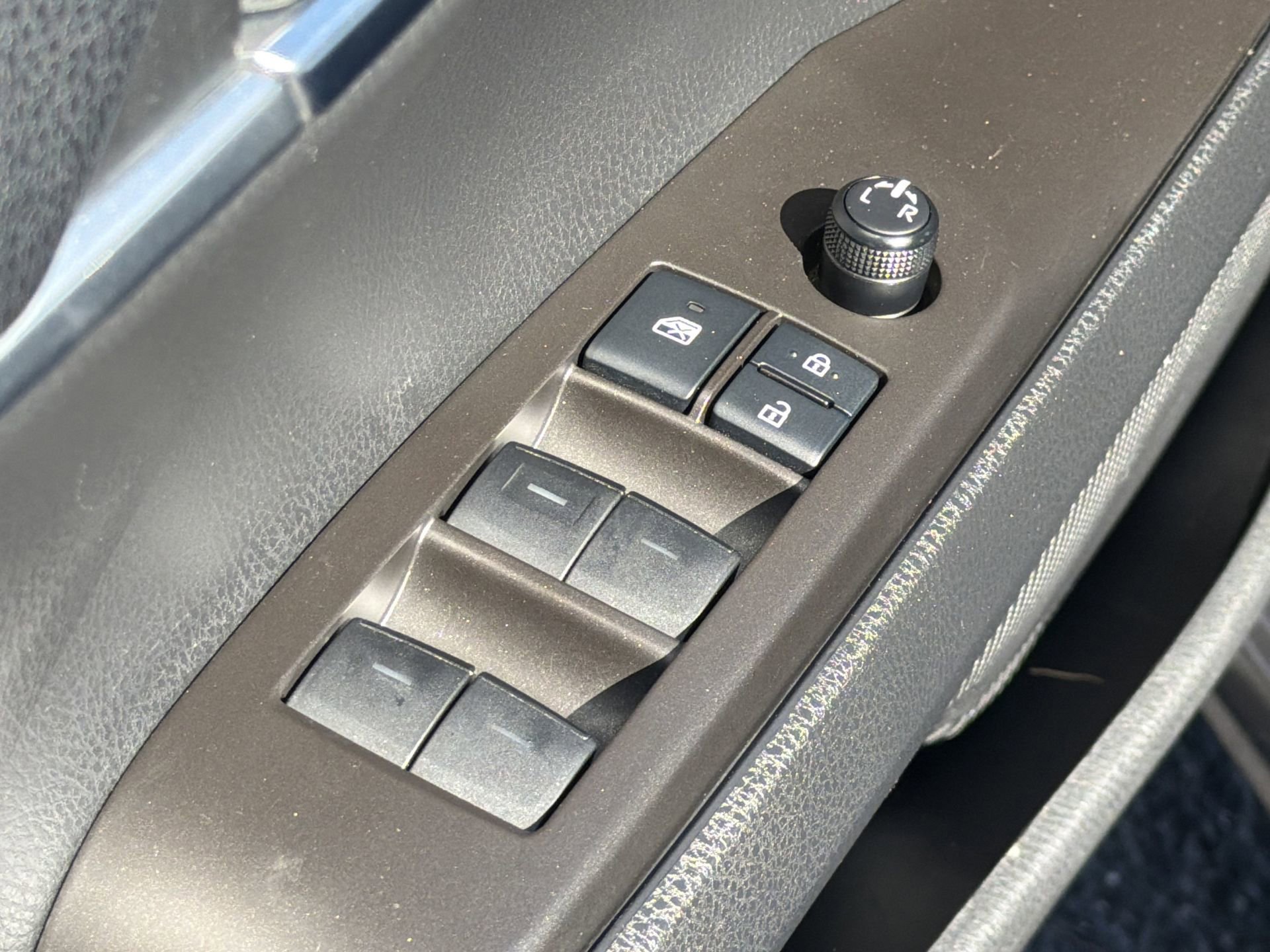 Used 2022 Toyota Camry SE image 15