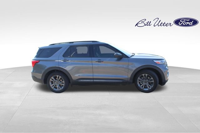 Certified 2021 Ford Explorer XLT w/ Equipment Group 202A RWD image 4