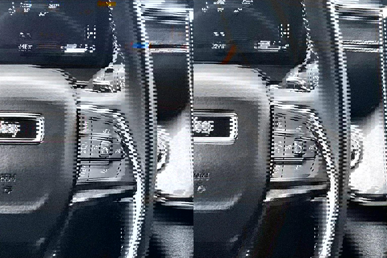 Used 2021 Jeep Grand Cherokee L Laredo w/ Luxury Tech Group I image 21