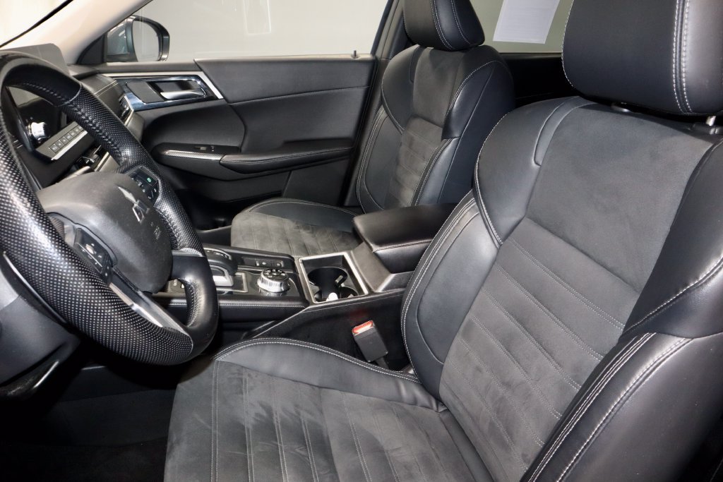 Used 2022 Mitsubishi Outlander SE AWD/4WD image 26