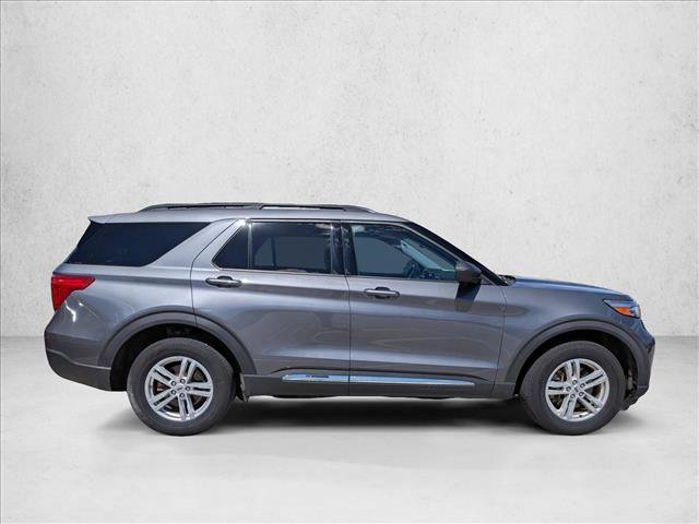 Certified 2021 Ford Explorer XLT w/ Equipment Group 202A AWD/4WD image 4