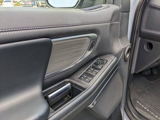 Certified 2025 Ford Expedition Platinum AWD/4WD image 23