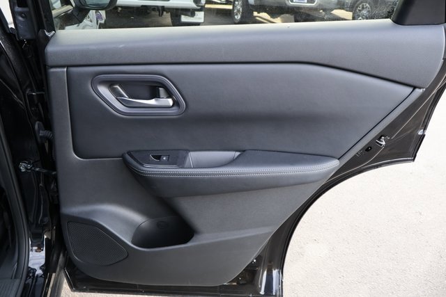 Used 2024 Nissan Rogue SV image 19