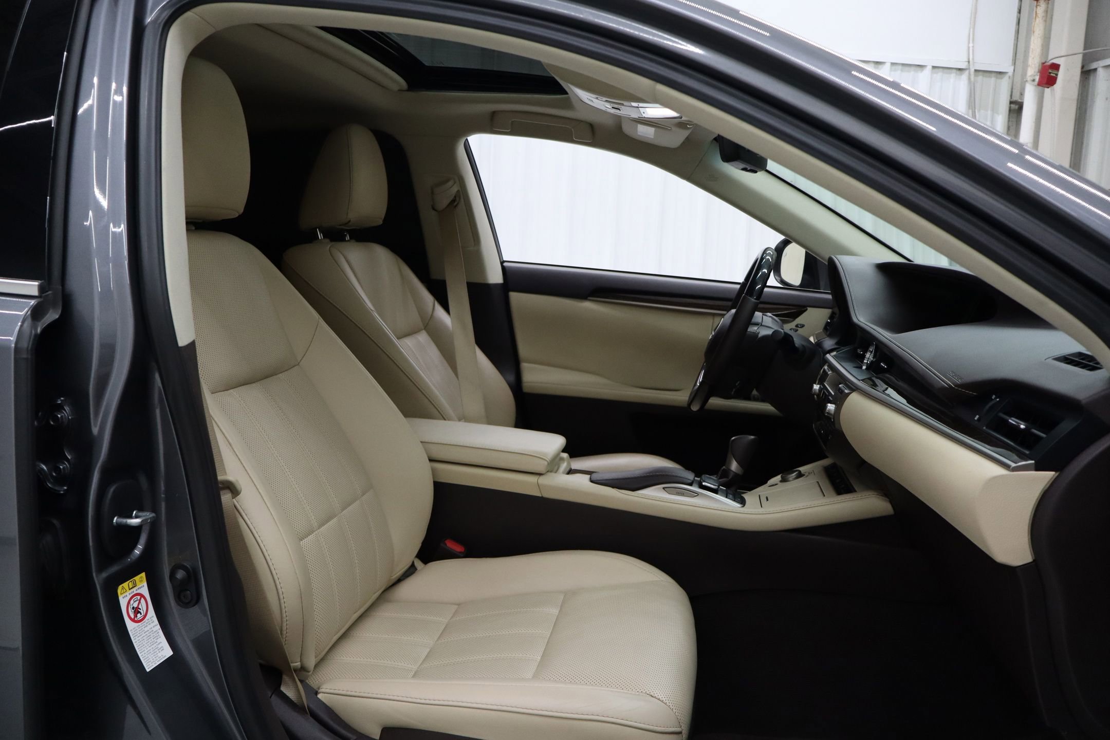 Used 2017 Lexus ES 350 w/ Luxury Package image 31