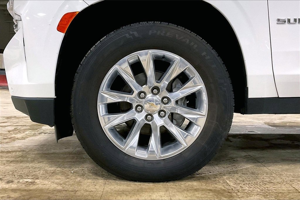 Used 2023 Chevrolet Suburban Premier image 9