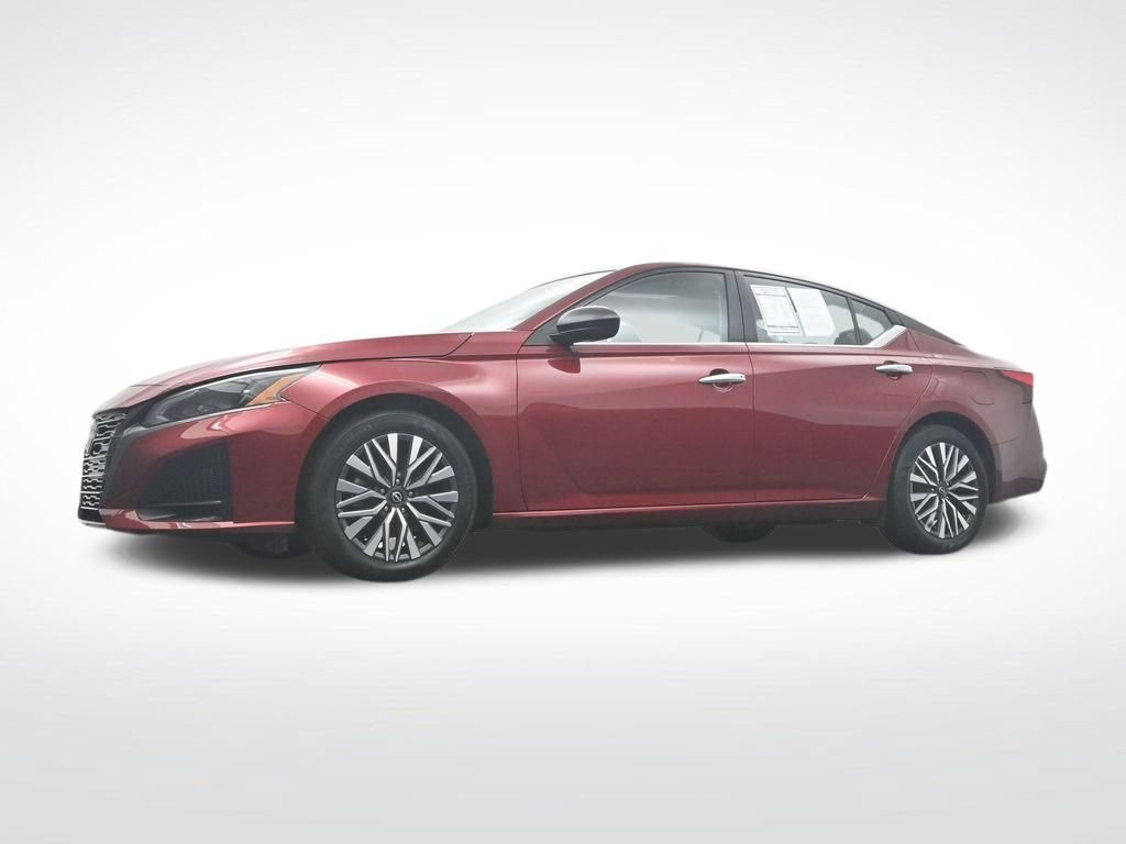Used 2024 Nissan Altima 2.5 SV FWD image 37