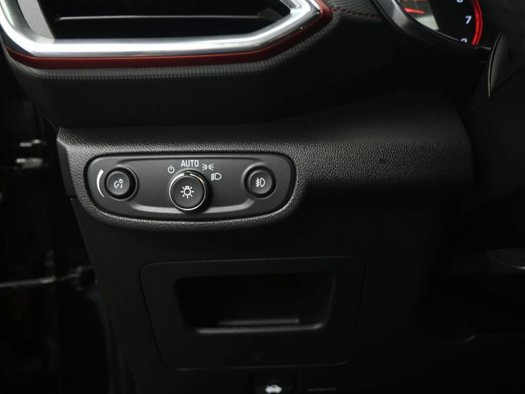 Used 2021 Chevrolet TrailBlazer RS image 37