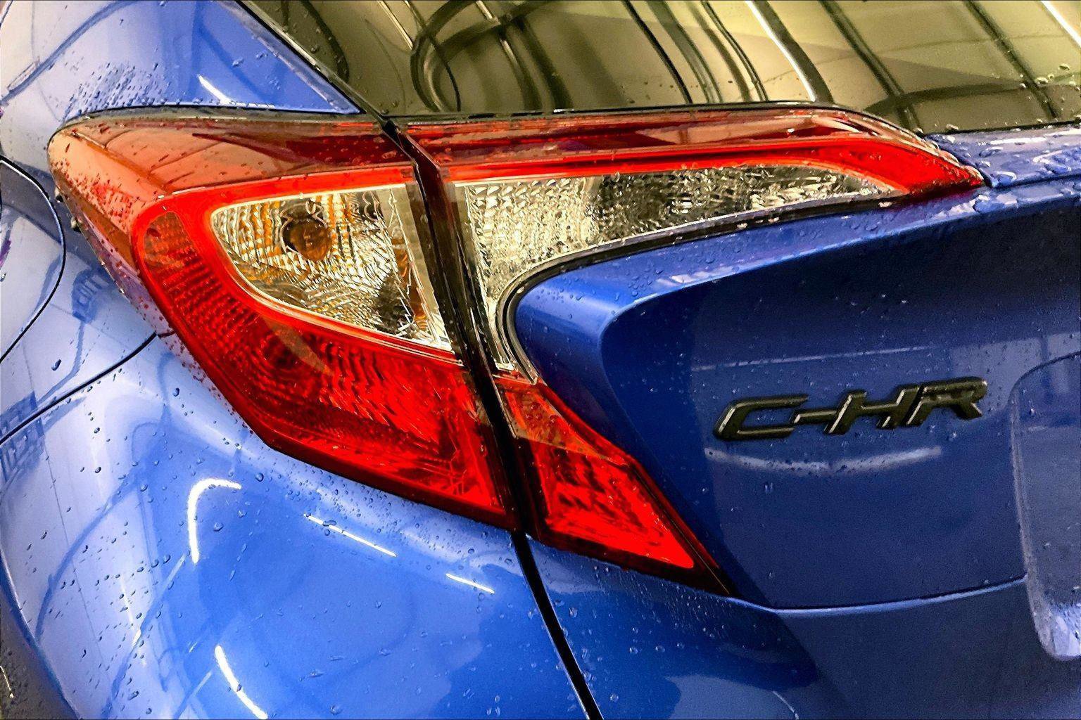 Used 2020 Toyota C-HR XLE image 28