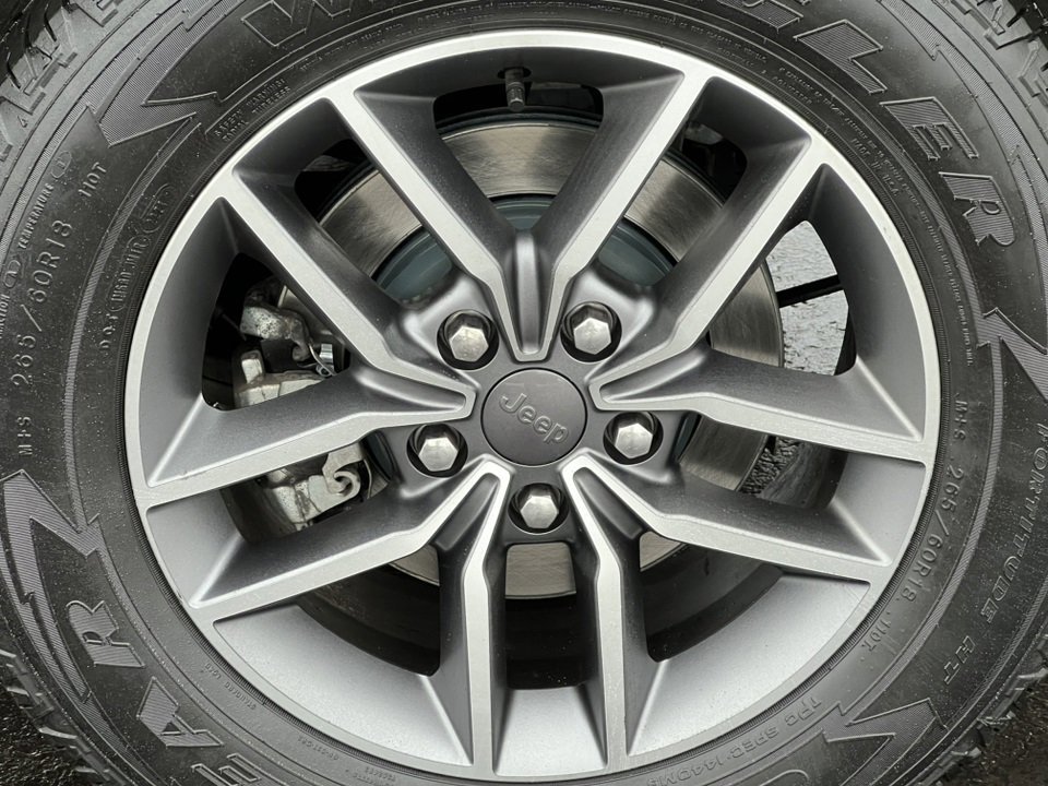 Used 2021 Jeep Grand Cherokee Limited image 14