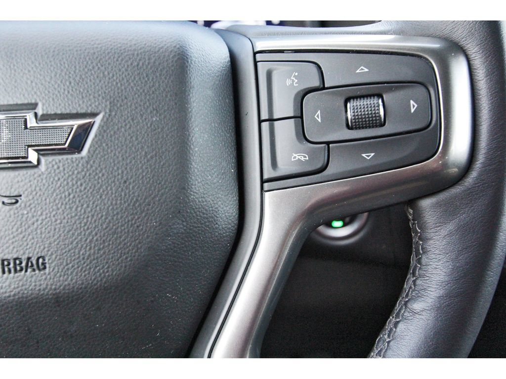Used 2022 Chevrolet Tahoe Z71 w/ Luxury Package AWD/4WD image 19