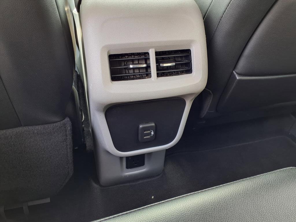 Used 2023 GMC Terrain SLT image 13