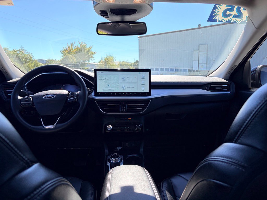 Certified 2025 Ford Escape SE w/ PHEV Premium Package FWD image 6
