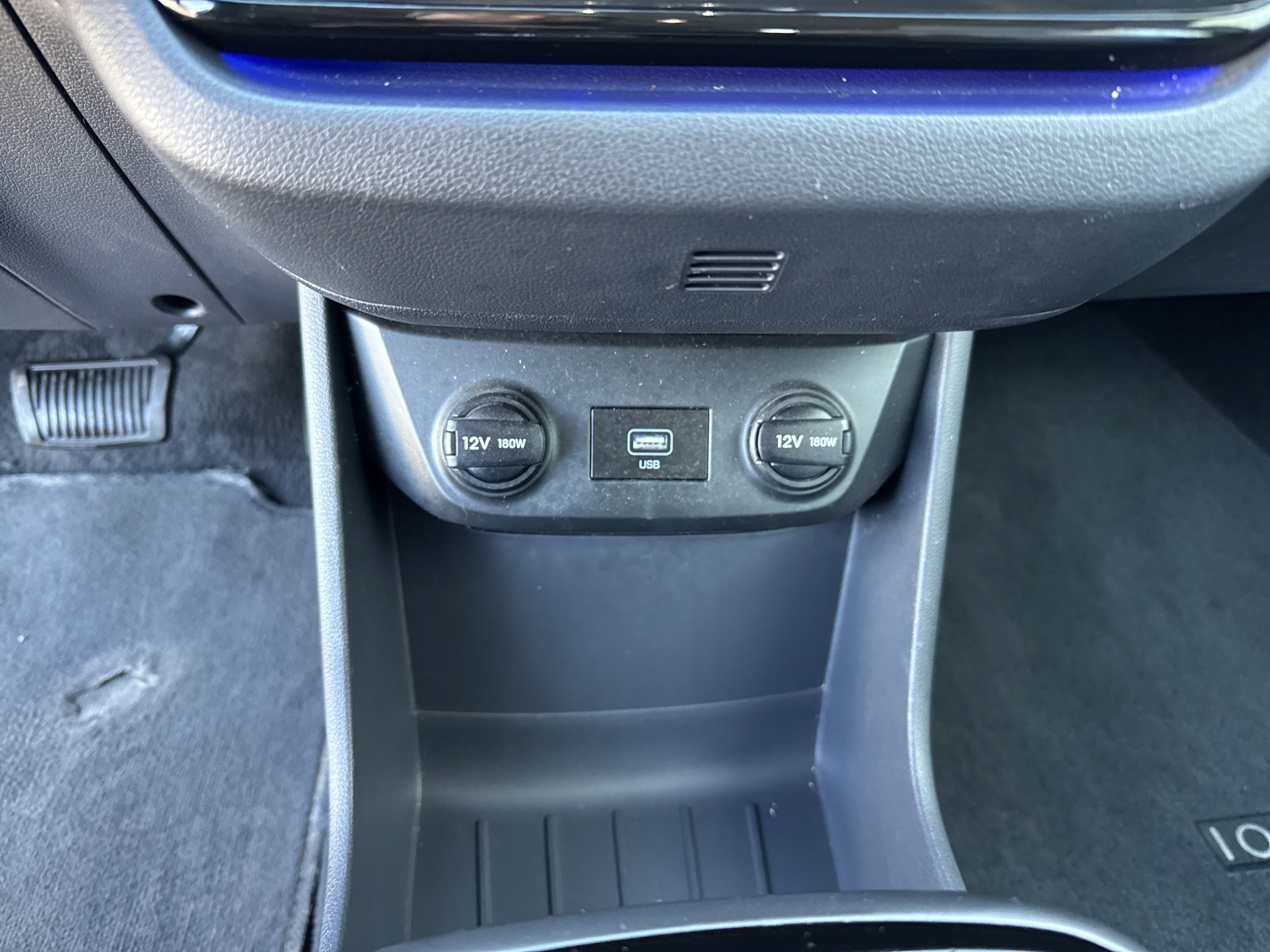 Used 2020 Hyundai Ioniq Limited image 32