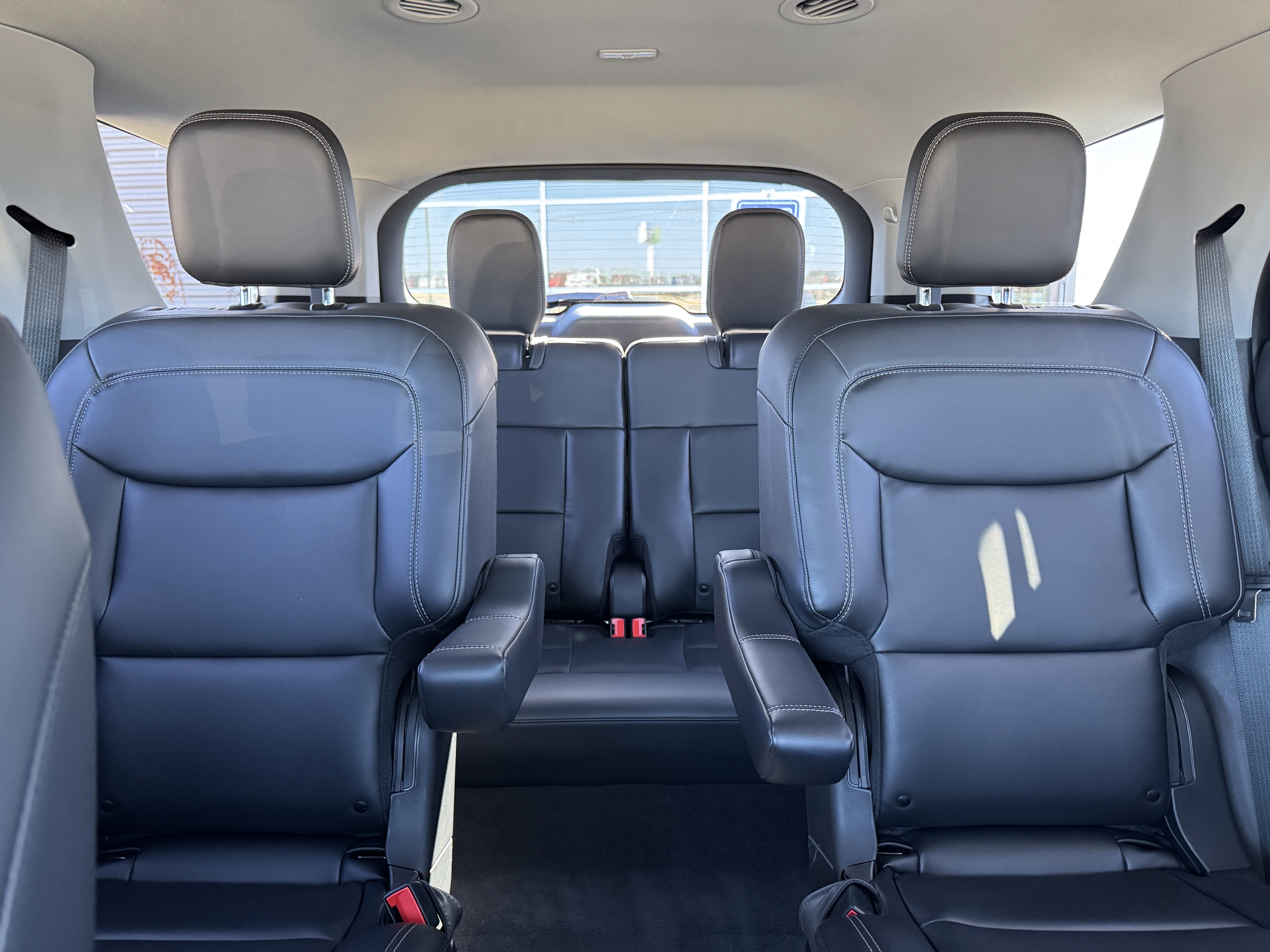 Certified 2022 Ford Explorer XLT w/ Equipment Group 202A image 29