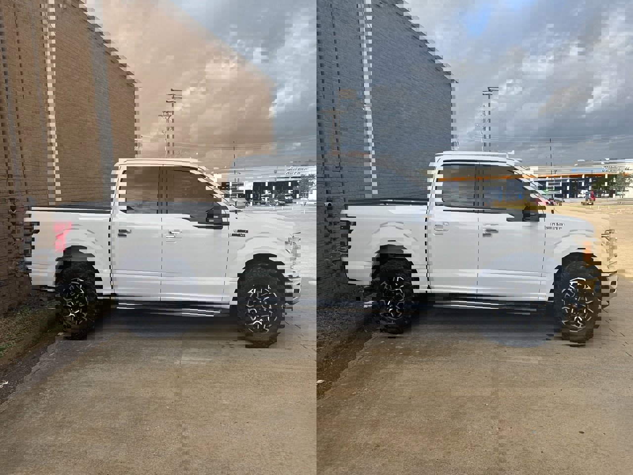 Certified 2018 Ford F150 XLT w/ Equipment Group 302A Luxury image 5