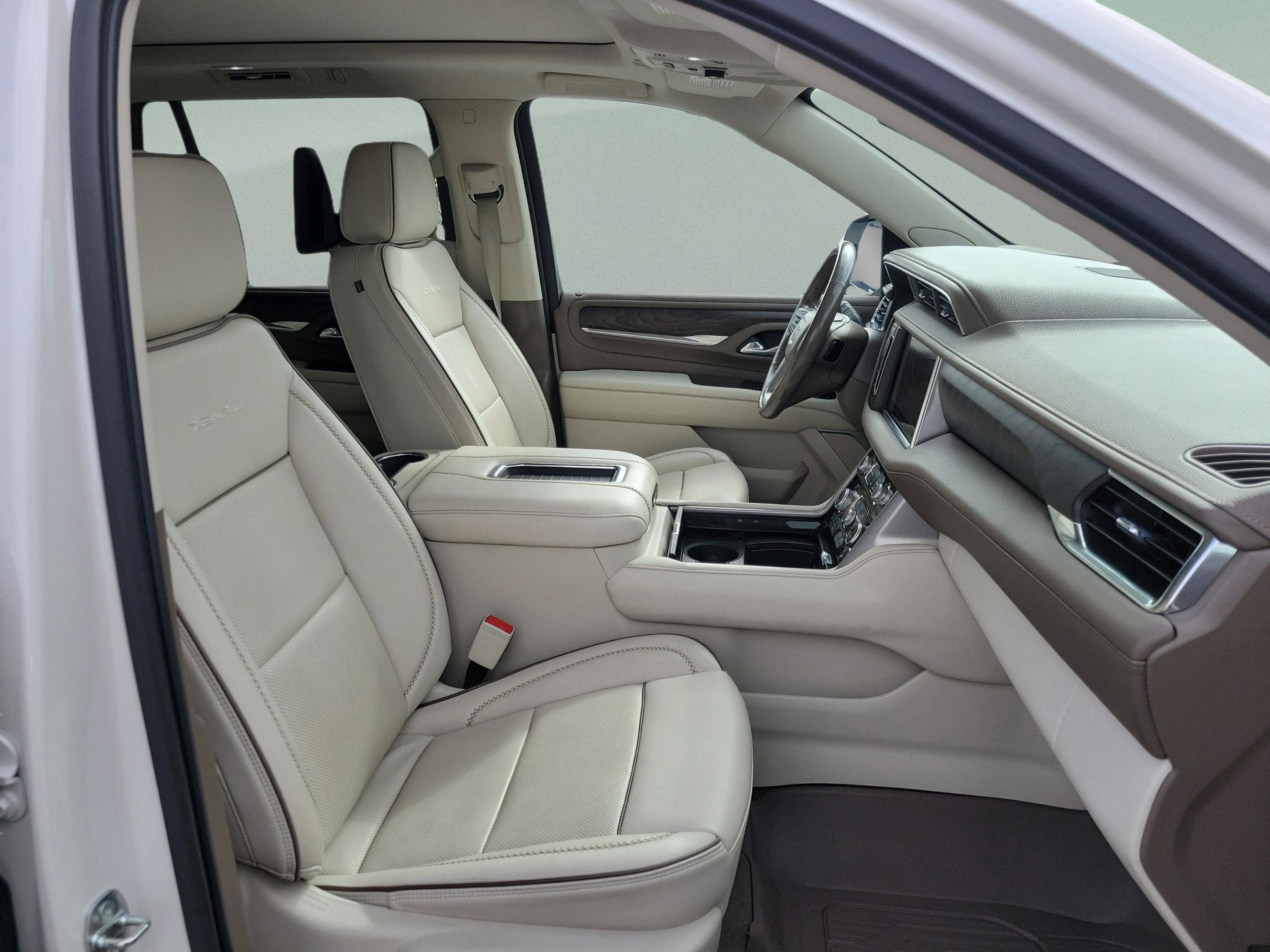 Used 2021 GMC Yukon Denali w/ Denali Premium Package image 31