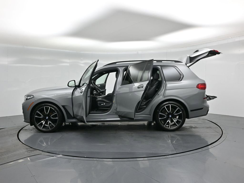 Used 2021 BMW X7 xDrive40i w/ M Sport Package image 32