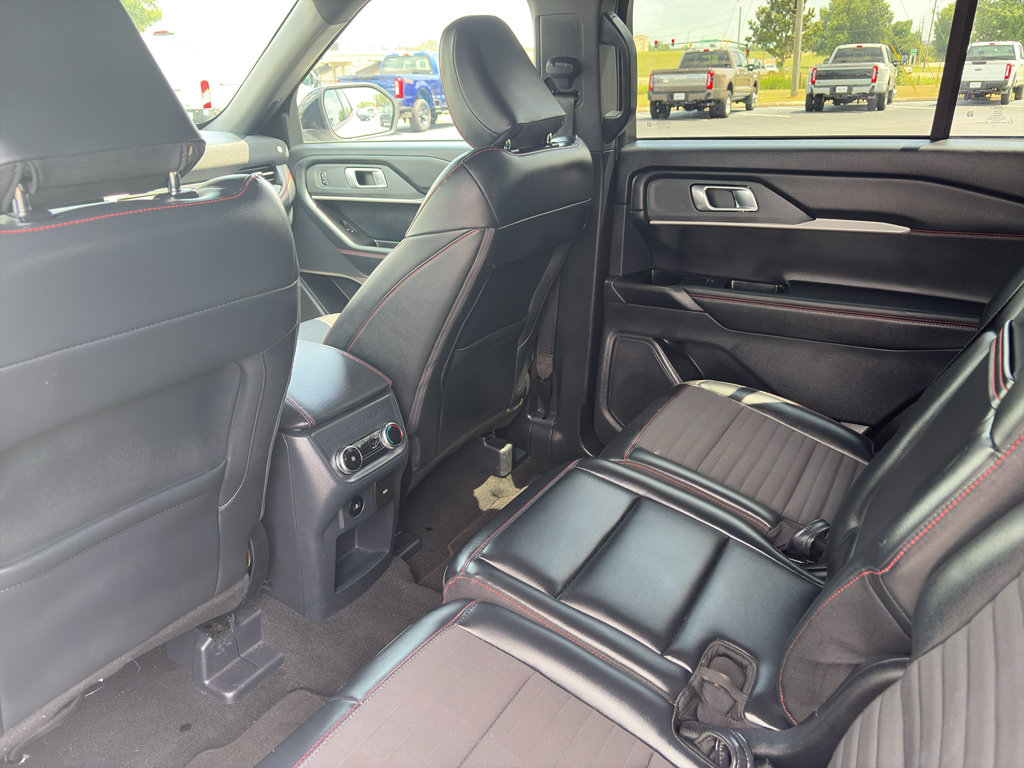 Certified 2025 Ford Explorer ST-Line w/ ST-Line Street Pack AWD/4WD image 12