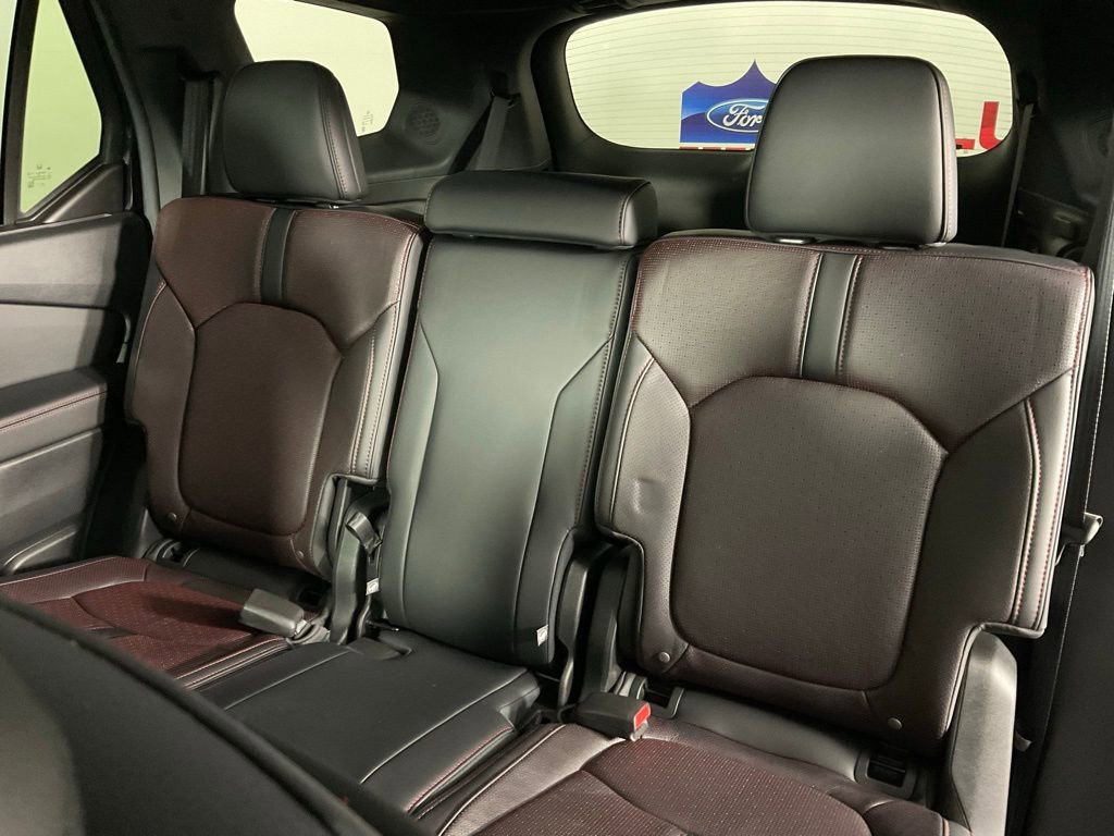 Used 2025 Honda Pilot Black Edition image 16