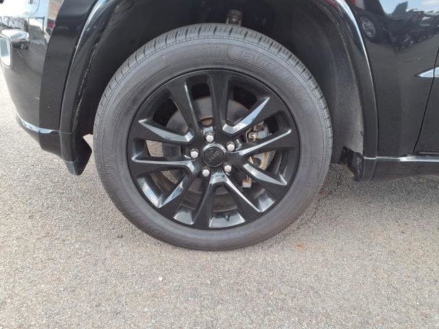 Used 2022 Jeep Grand Cherokee Laredo X image 9