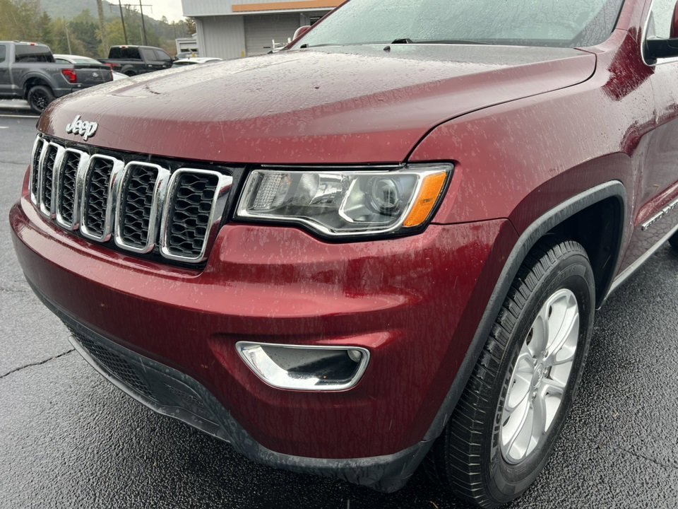 Used 2021 Jeep Grand Cherokee Laredo image 8