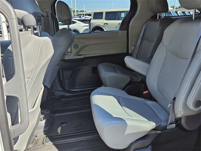 Used 2023 Toyota Sienna XLE image 16