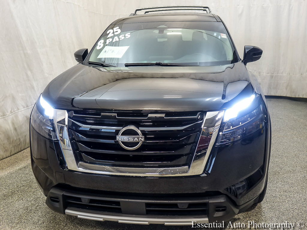 Used 2025 Nissan Pathfinder SL AWD/4WD image 5