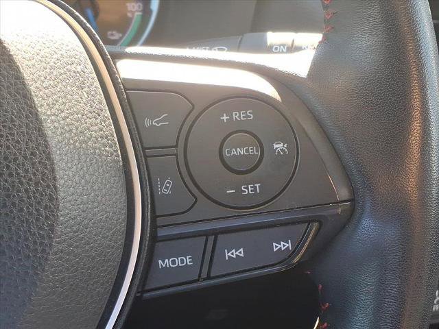 Used 2021 Toyota RAV4 SE w/ Weather & Moonroof Package image 13